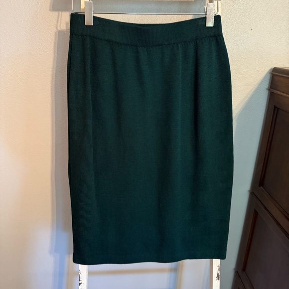 St. John Evening Forest Green Wool Knit Pencil Skirt Size 6 - Picture 2 of 7